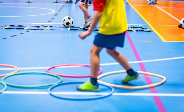 Bambino attività sportiva